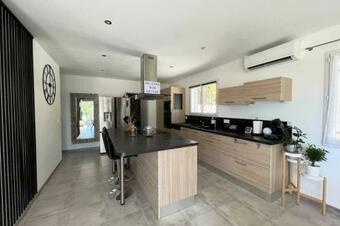 Villa D'exception Avec Piscine !