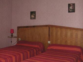 Villa Maison Geh�e, 6 Pi�ces, 10 Personnes - Fr-1-591-34