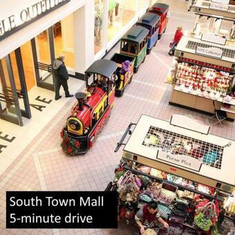 Villa Relax Or Play! Close To Everything; Sleeps 11.