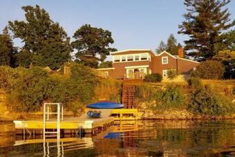 Family Cottage On Chaumont Bay, Walk Downtown