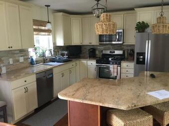 New! Quiet Cape Cod On Rural Lake Setting!