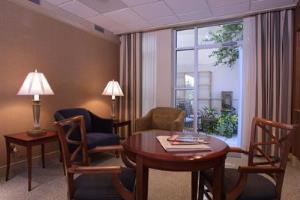 Hotel Park Lane Suites & Inn