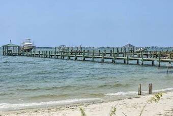 Morehead City Townhouse Less Than 3 Miles To Beach!