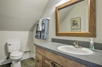 Warm And Peaceful Home With Fire Pit On Haw River