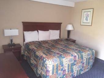 Hotel Rodeway Inn At Fort Lee