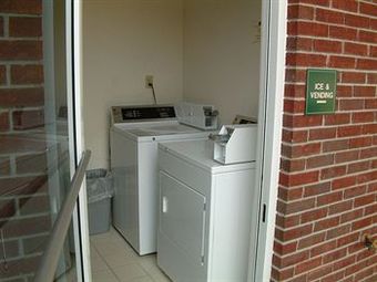 Motel Deerfield Inn And Suites - Fairview