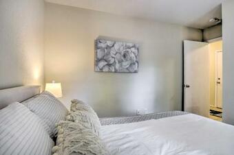 Residential Home Mins To Univ And Expo Center