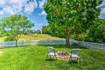 Lovely Monroe Cottage With Deck - 2 Mi To Lake!