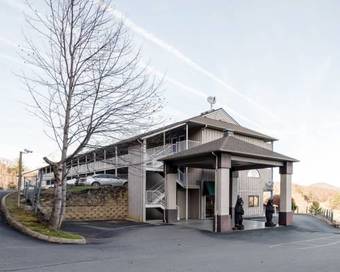 Hotel Relax Inn - Waynesville