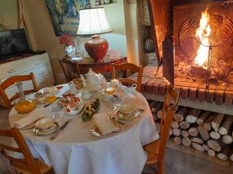 Bed & Breakfast Aux Glycines