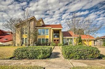Apartamento Houston Apt With Private Balcony 14 Mi To Downtown!
