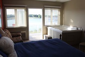 Hotel Weathervane Inn