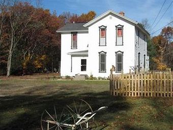 Amanda's Bequest Bed And Breakfast