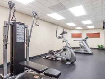 Hotel Wingate By Wyndham St. Charles