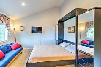 Cabin With Mtn View, Public Beach Access And Kayaks!