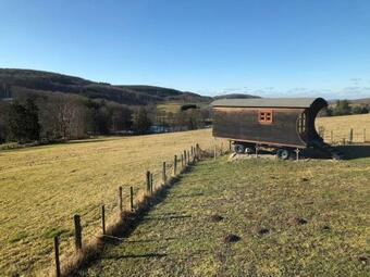 Les Roulottes de Cirque Les Settons