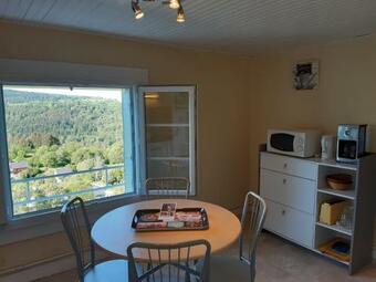 Maison Avec 2 Chambres Est Un G�te Brugi�re Et Maison Une Chambre Est Une Chambre D'h�tes