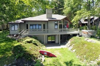 Cheif Lake Lodge Home