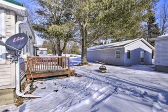 Quaint And Pet-friendly Cabin On Shawano Lake!