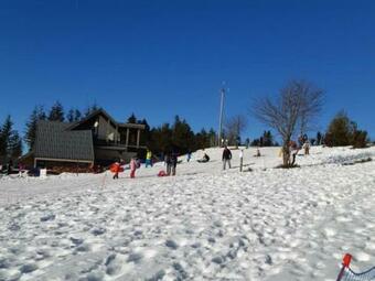 G�te Saint-jean-la-v�tre, 4 Pi�ces, 7 Personnes - Fr-1-496-248