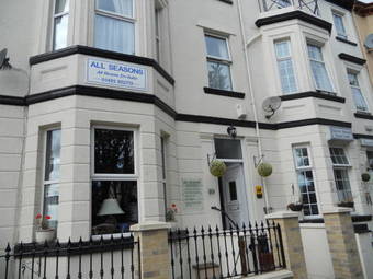 Hostal All Seasons Guest House