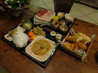 Bed & Breakfast La Tour De Quinsonnas