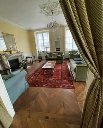 Hostal L'escapade Place Voltaire