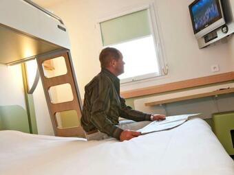 Hotel Ibis Budget Niort - La Cr�che