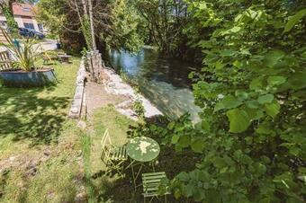 Apartamentos Gites S�r�na� Avec Vue Sur Rivi�re