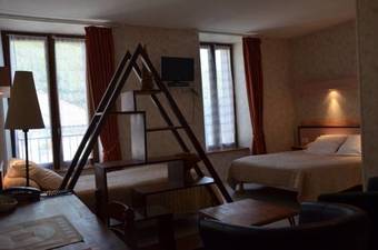 Hotel Logis Auberge De L'allagnonette