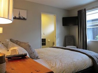 Halkett Grove Bed And Breakfast