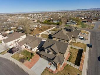 Hawk II - Stylish Retreat In Quiet Neighborhood