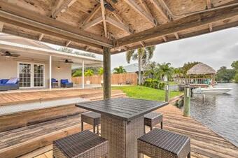 Lake Worth Waterfront Home - 5 Mi To Beach!