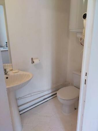 Hostal Chambres De Cercy-la-tour