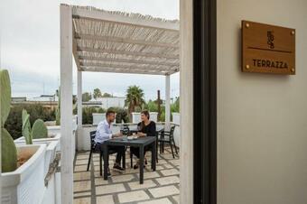 Bed & Breakfast & Bottle Moros