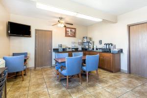 Hotel Rodeway Inn & Suites Riverton