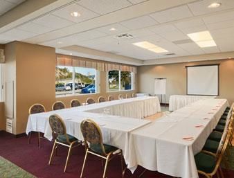 Hotel Howard Johnson Fort Howe Plaza And Convention Center