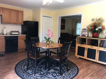 Apartamento Abay Palace Of Kent Narrows In A King Bed!