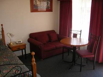 John Pirie Motor Inn