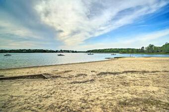 Apartamento Quaint Cape Cod Escape With Wraparound Porch!