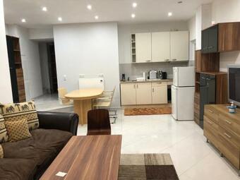 Seven?s Apartments I