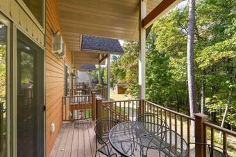 Gull Lake Getaway - Your All-season Retreat!