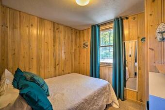 Lakeside Home With Pool Access Boat And Explore!