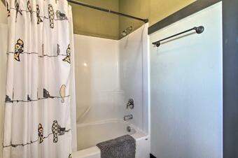 Pet-friendly Choteau Townhome With Gas Grill!