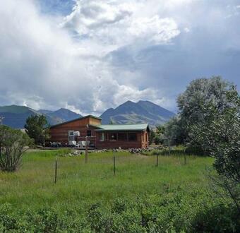 Emigrant Cabin On 10 Acres With Bbq And Peaceful Views!