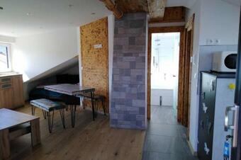 Apartamento Komplette Dachwohnung Mit Balkon Und Bergblick