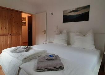 Steepleview House, Renchtalblick Apartment - Cozy & Serene Apartment For 2