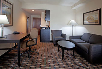 Holiday Inn Express Hotel & Suites Hope Mills-fayetteville Airport