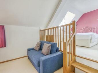 Enticing Holiday Home In Berigny With Swimming Pool