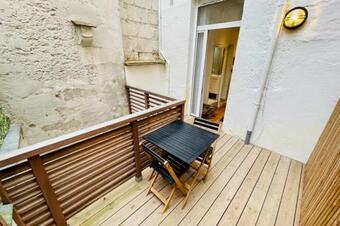 Apartamento Nice Air Conditioned Studio With Furnished Balcony In A Dynamic District